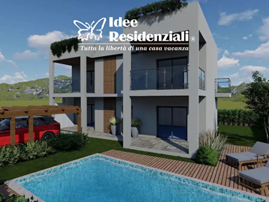 Immagine 1 di Villa in vendita  a Olbia