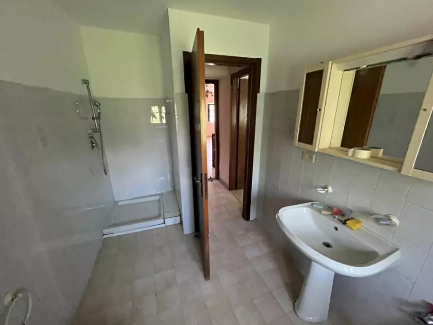 Immagine 21 di Casa indipendente in vendita  in Strada Raviola, 2 a Bairo