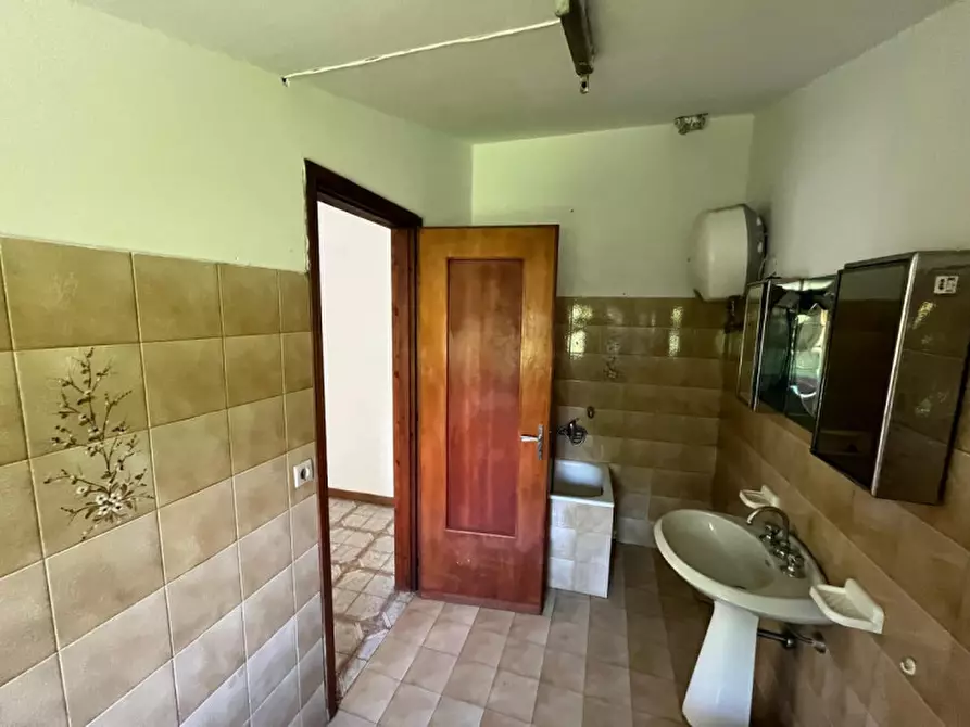 Immagine 28 di Casa indipendente in vendita  in Strada Raviola, 2 a Bairo
