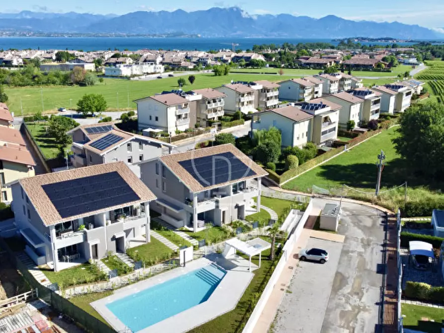 Immagine 1 di Appartamento in vendita  in Via Adriano a Desenzano Del Garda