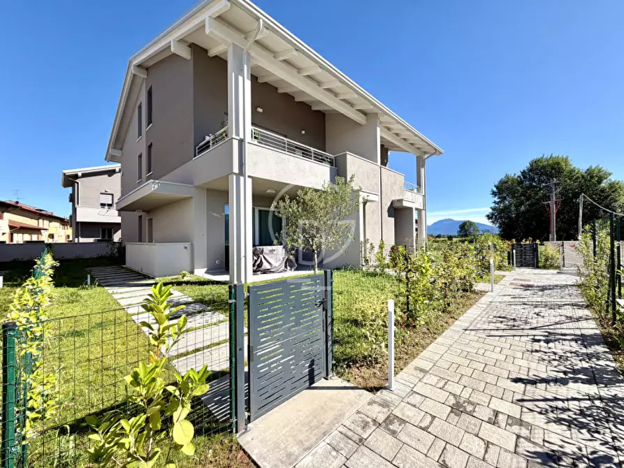 Immagine 6 di Appartamento in vendita  in Via Adriano a Desenzano Del Garda
