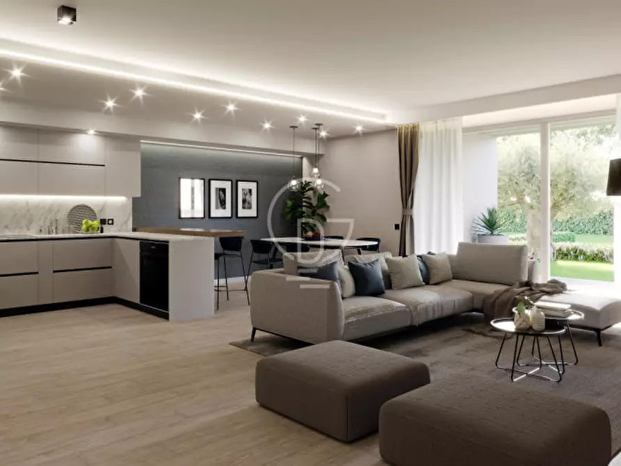 Immagine 17 di Appartamento in vendita  in Via Adriano a Desenzano Del Garda