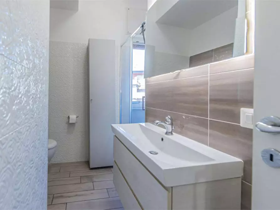 Immagine 6 di Appartamento in vendita  in Via Casilina a Roma
