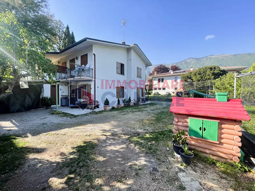 Immagine 2 di Casa bifamiliare in vendita  in Via Giovanni Pascoli, 20 36010 Chiuppano (VI) a Chiuppano