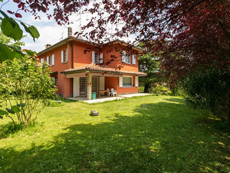 Immagine 1 di Casa bifamiliare in vendita  in Via dei Pini a Pianoro