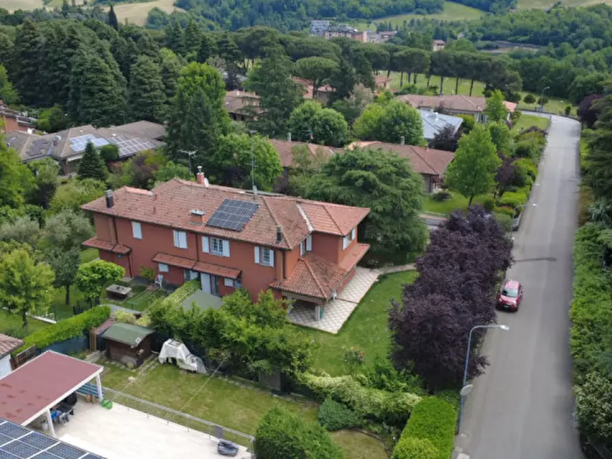 Immagine 2 di Casa bifamiliare in vendita  in Via dei Pini a Pianoro