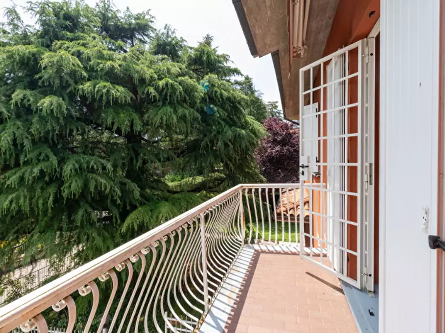 Immagine 19 di Casa bifamiliare in vendita  in Via dei Pini a Pianoro
