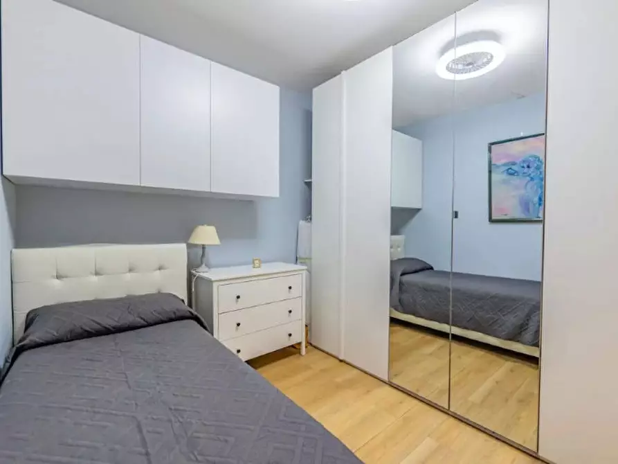 Immagine 5 di Appartamento in vendita  in Via Piero Caleffi a Roma