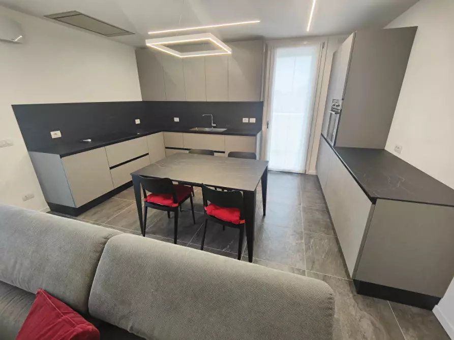 Immagine 2 di Appartamento in affitto  in via ravizza a Padova