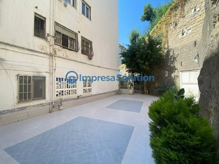 Immagine 19 di Appartamento in vendita  in Via Torquato Tasso a Napoli