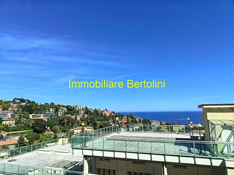 Immagine 1 di Appartamento in vendita  in VIA PRIVATA SERENELLA a San Remo