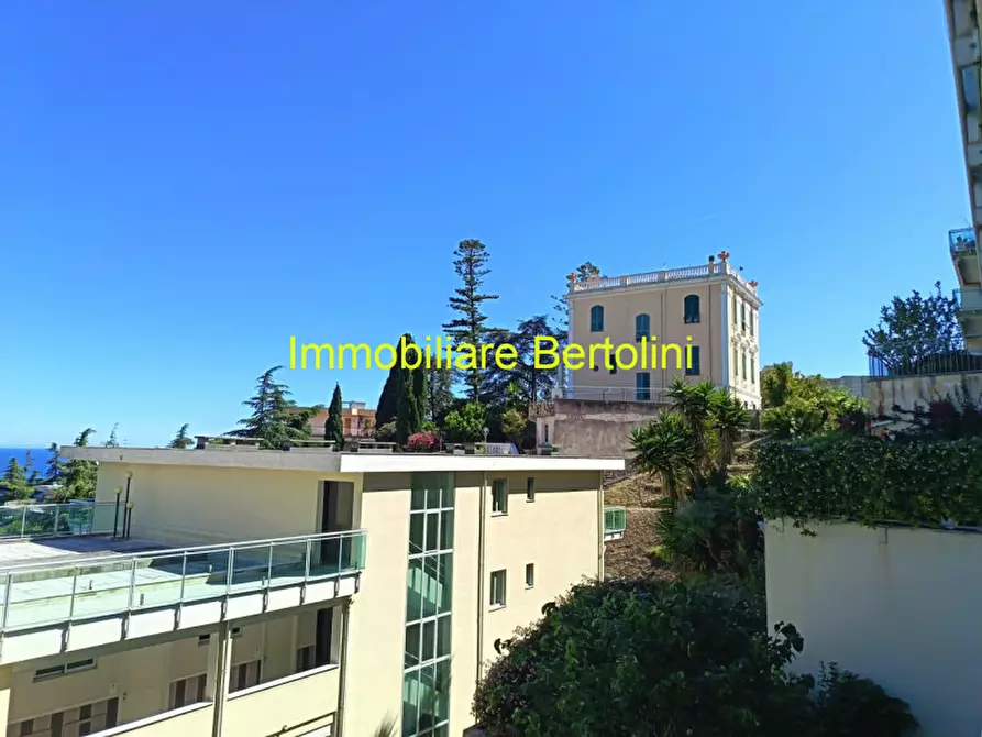 Immagine 5 di Appartamento in vendita  in VIA PRIVATA SERENELLA a San Remo