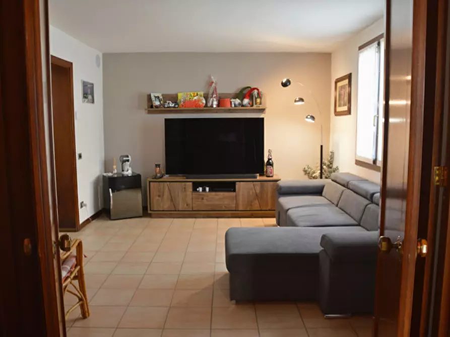 Immagine 1 di Casa indipendente in vendita  in Strada Rivarotta 22 a Bassano Del Grappa