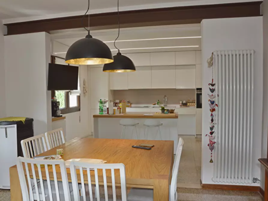 Immagine 2 di Casa indipendente in vendita  in Strada Rivarotta 22 a Bassano Del Grappa