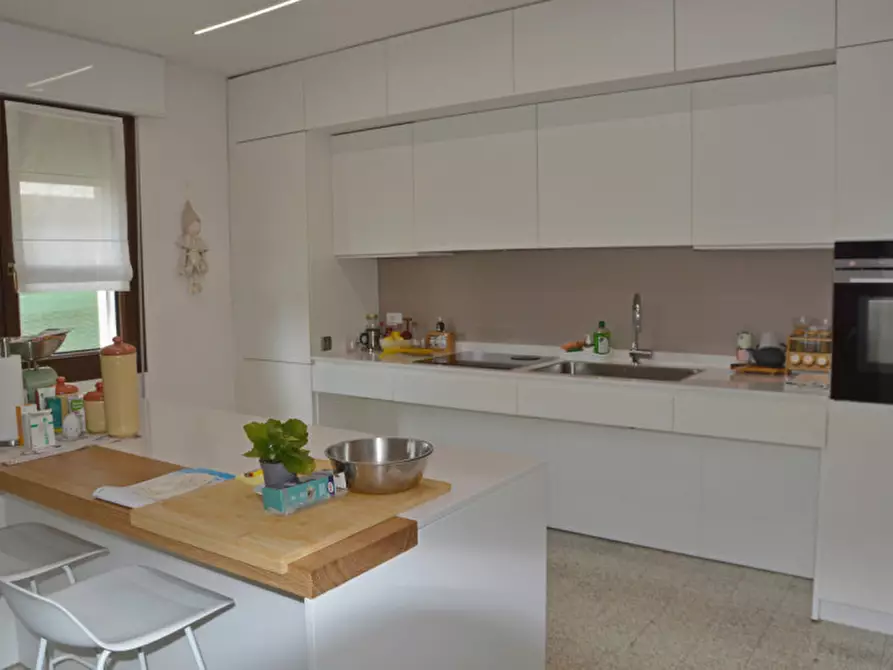 Immagine 3 di Casa indipendente in vendita  in Strada Rivarotta 22 a Bassano Del Grappa