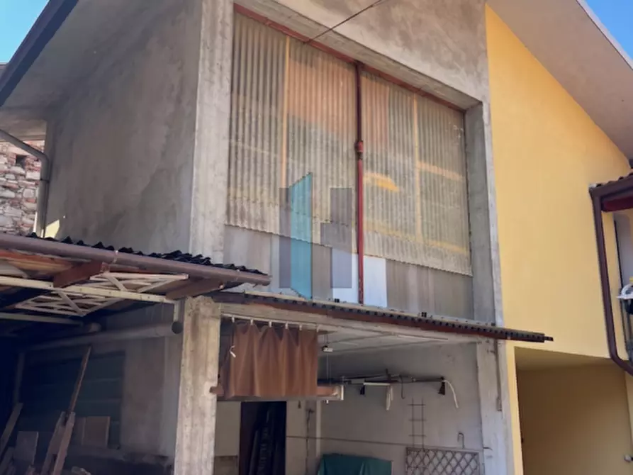 Immagine 2 di Loft/Open space in vendita  in Via Luigi Gamba a Curno