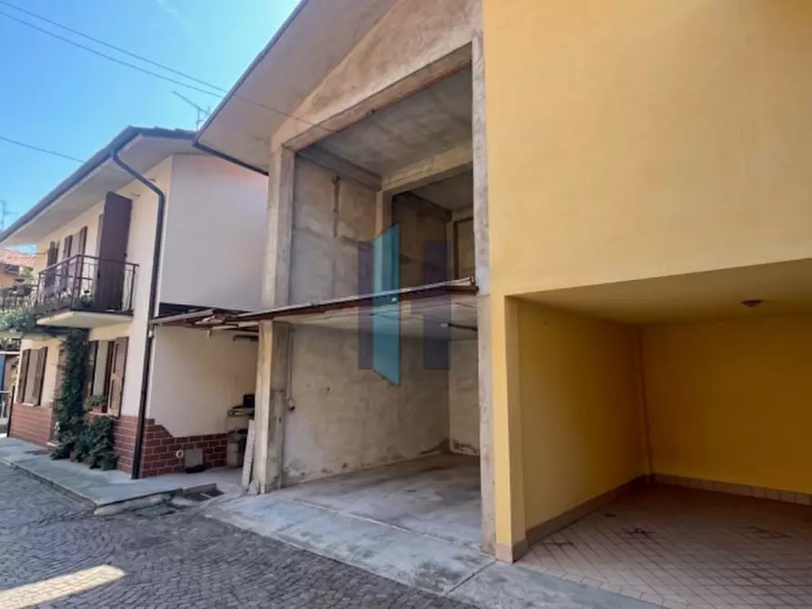 Immagine 3 di Loft/Open space in vendita  in Via Luigi Gamba a Curno