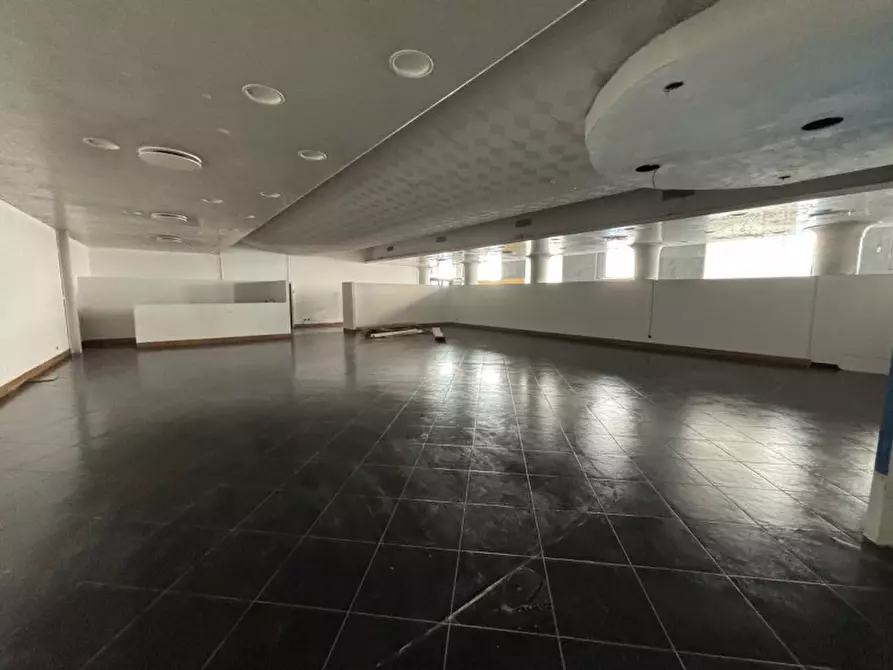 Immagine 1 di Negozio in affitto  in VIA LULLI a Firenze