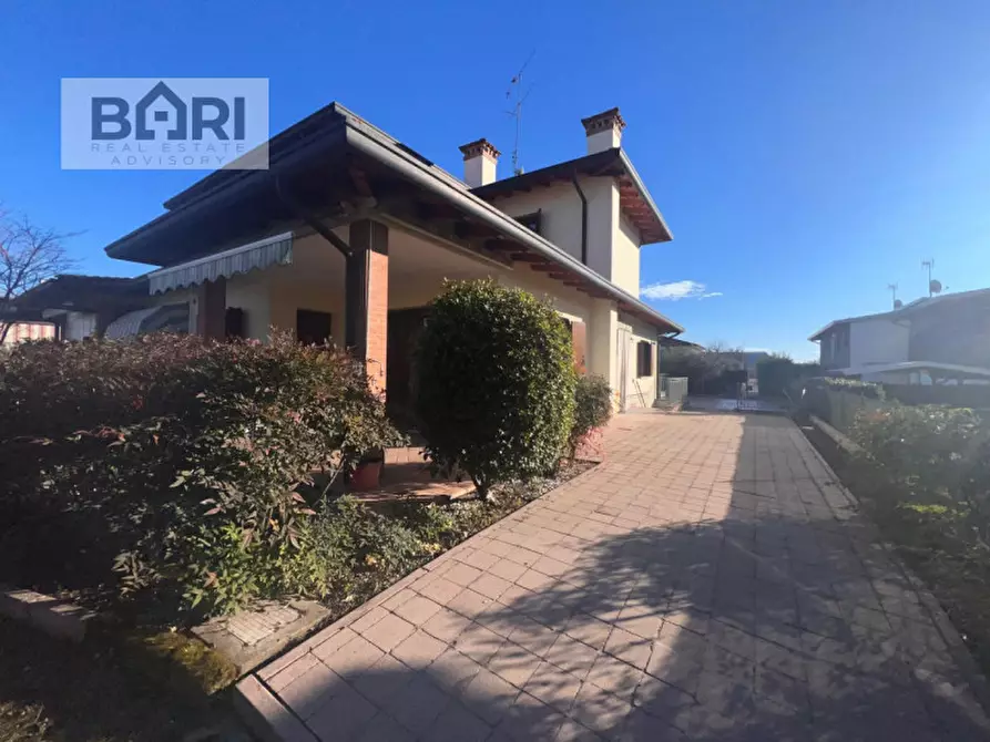 Immagine 1 di Casa bifamiliare in vendita  in Via Donatori del Sangue 2 a Roveredo In Piano