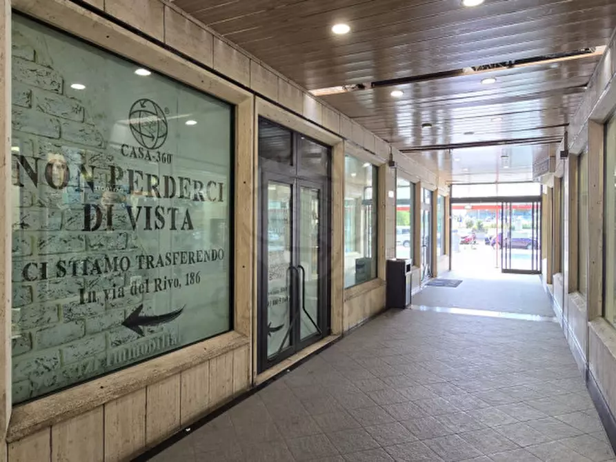 Immagine 1 di Negozio in affitto  in Via del Rivo a Terni