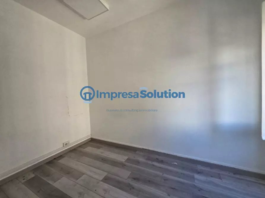 Immagine 32 di Ufficio in affitto  in Via Benedetto Cariteo a Napoli