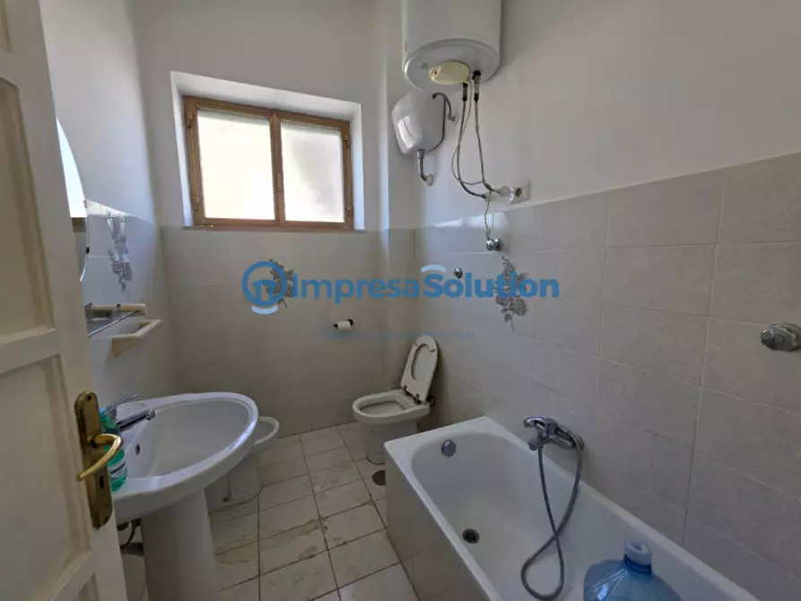 Immagine 38 di Ufficio in affitto  in Via Benedetto Cariteo a Napoli