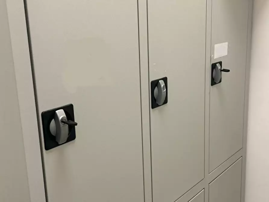 Immagine 6 di Attività commerciale in vendita  in parco leonardo a Fiumicino