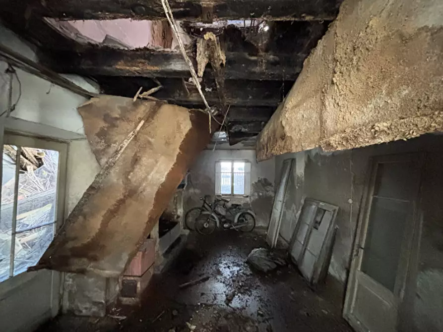 Immagine 15 di Rustico / casale in vendita  in Via Della Libertà a Tregnago