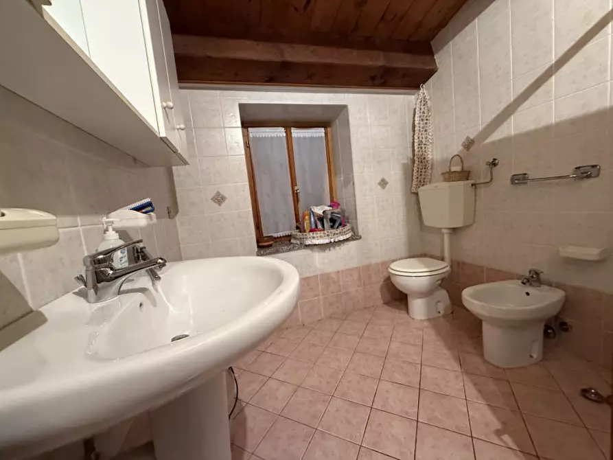 Immagine 13 di Rustico / casale in vendita  a Badia Calavena