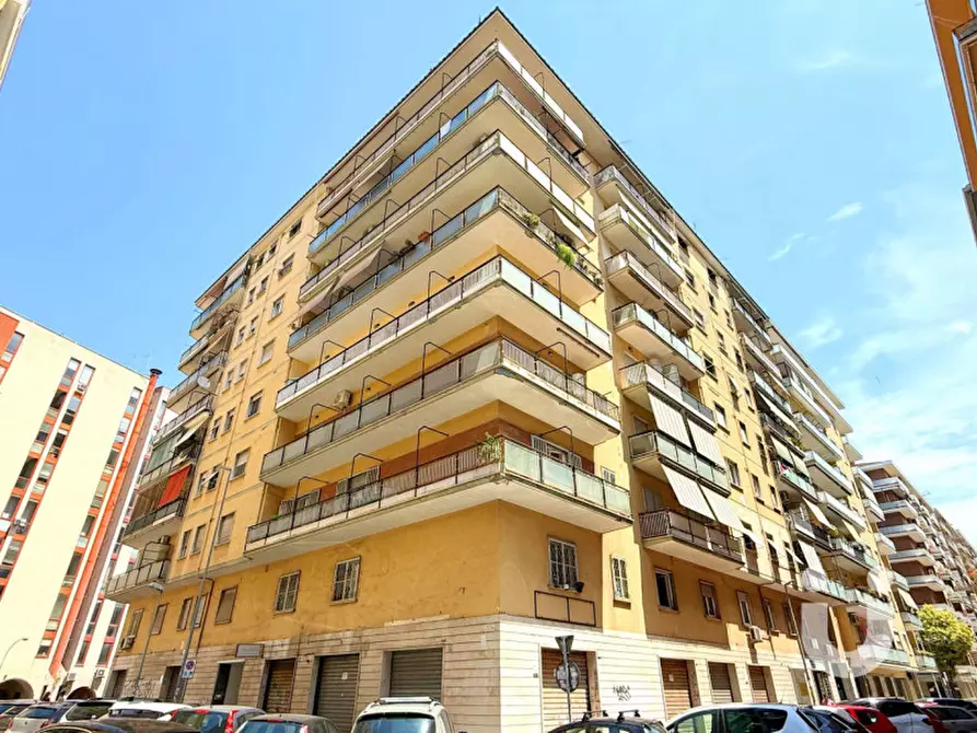 Immagine 1 di Appartamento in vendita  in Via Giovanni Battista Cerruti a Roma