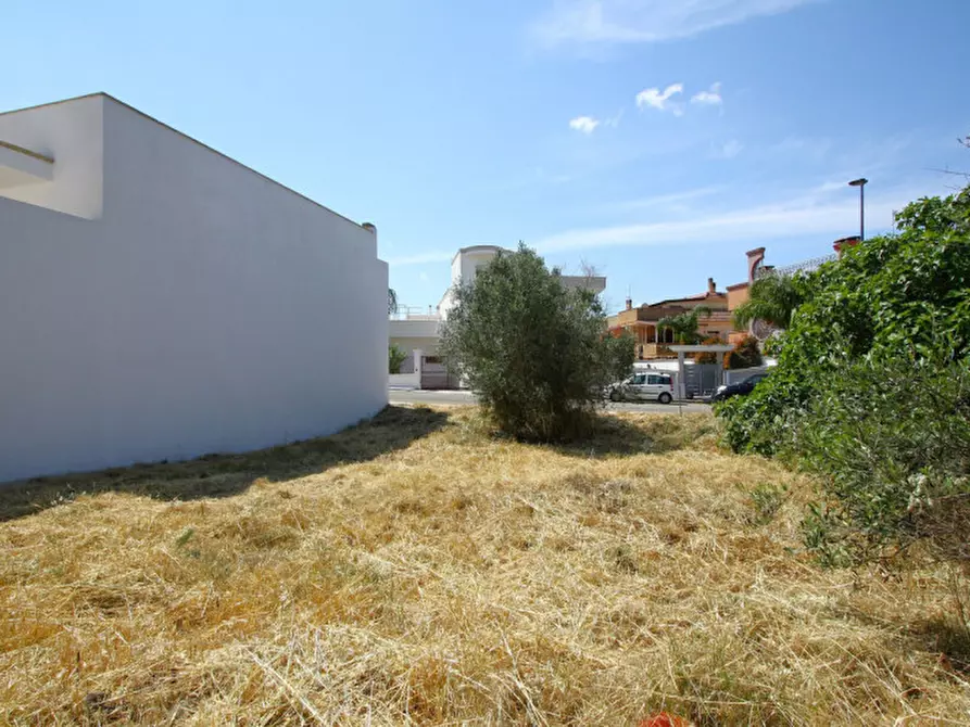 Immagine 12 di Terreno in vendita  in Via Giorgio La Pira a Parabita