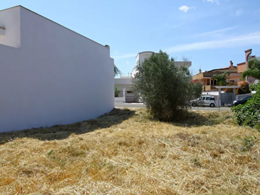 Immagine 13 di Terreno in vendita  in Via Giorgio La Pira a Parabita