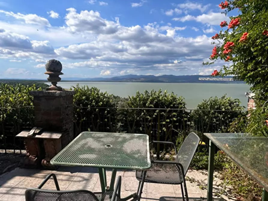 Immagine 3 di Appartamento in vendita  in via vittorio emanuele a Castiglione Del Lago