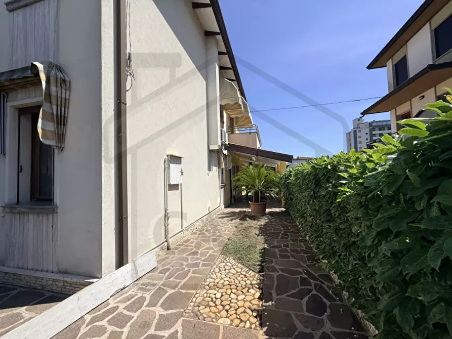 Immagine 19 di Casa bifamiliare in vendita  in Via San Daniele a Montegrotto Terme