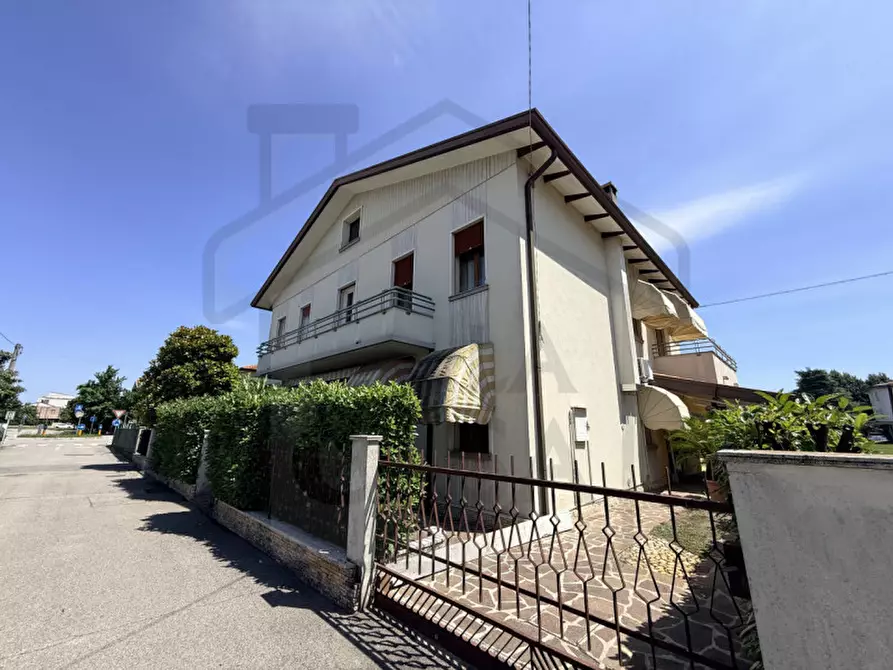 Immagine 25 di Casa bifamiliare in vendita  in Via San Daniele a Montegrotto Terme