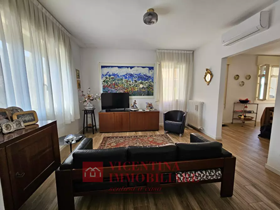 Immagine 6 di Appartamento in vendita  in Via Astichello 104 a Vicenza