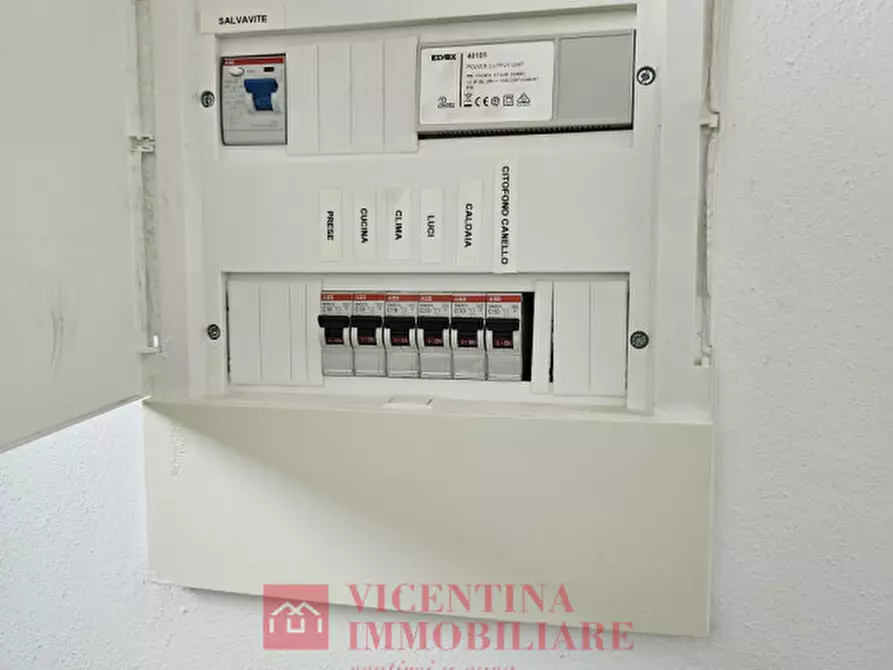 Immagine 10 di Appartamento in vendita  in Via Astichello 104 a Vicenza