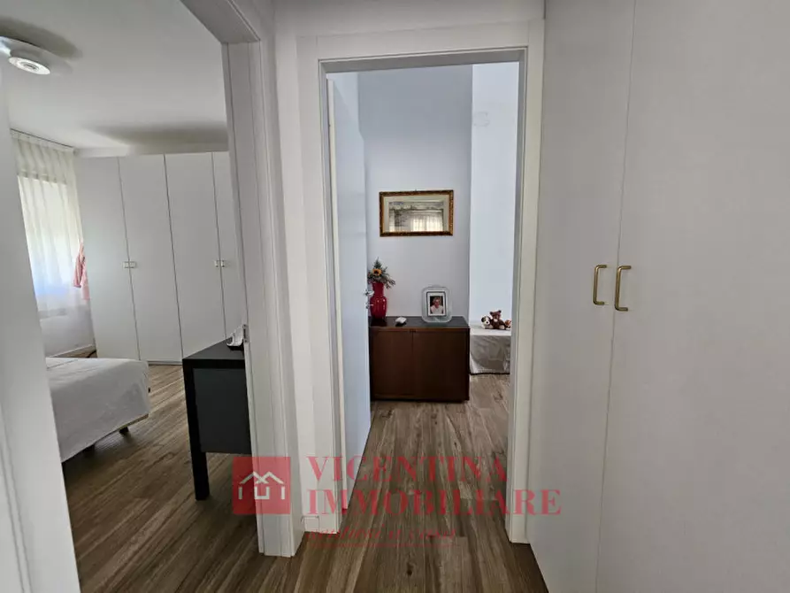 Immagine 13 di Appartamento in vendita  in Via Astichello 104 a Vicenza