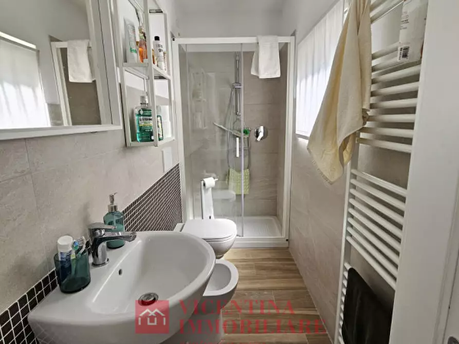 Immagine 19 di Appartamento in vendita  in Via Astichello 104 a Vicenza