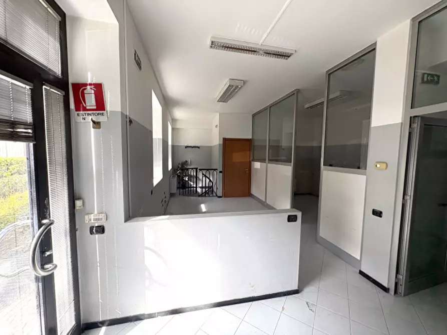 Immagine 14 di Ufficio in vendita  in Via Achille Grandi a Desio