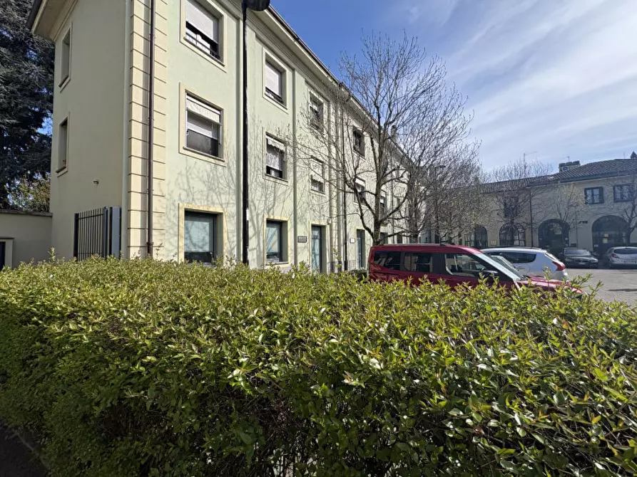 Immagine 17 di Ufficio in vendita  in Via Achille Grandi a Desio