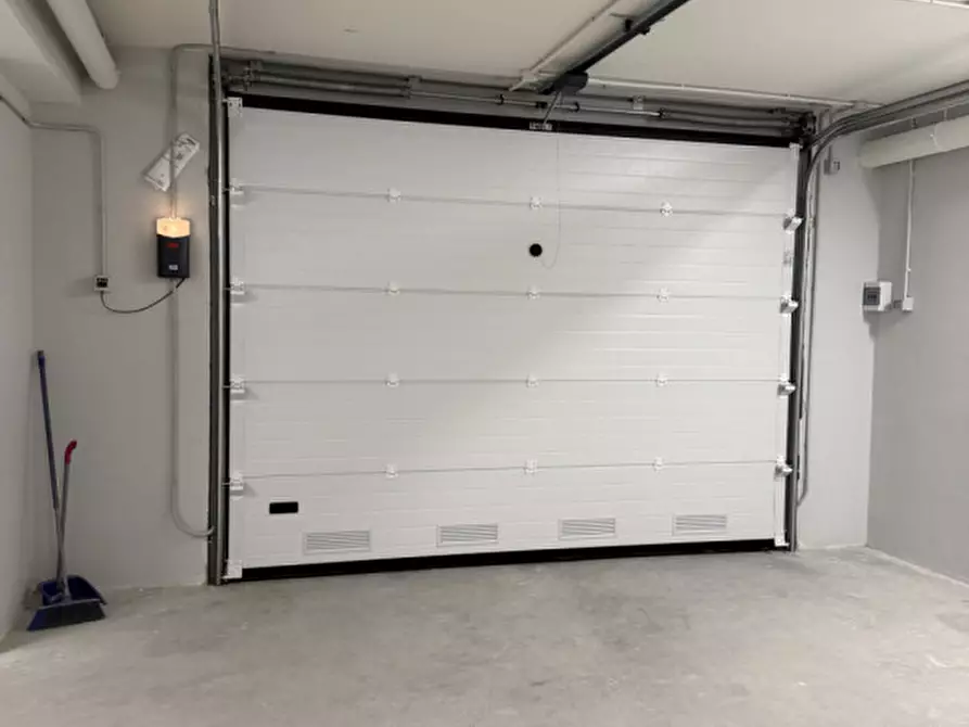 Immagine 2 di Garage in vendita  in Via F. Malfer, 4 a Verona