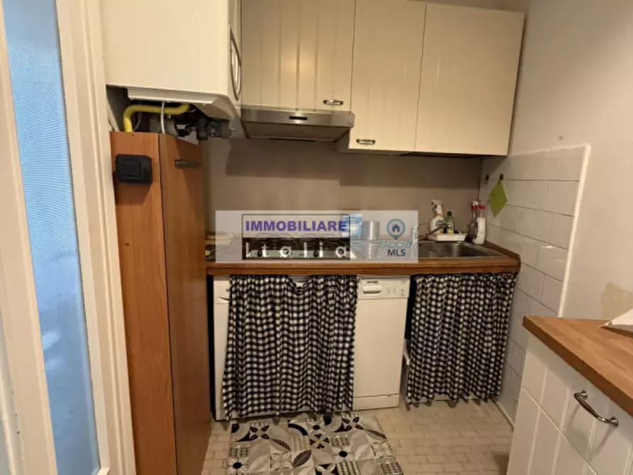 Immagine 4 di Appartamento in affitto  in via delle piazze a Padova