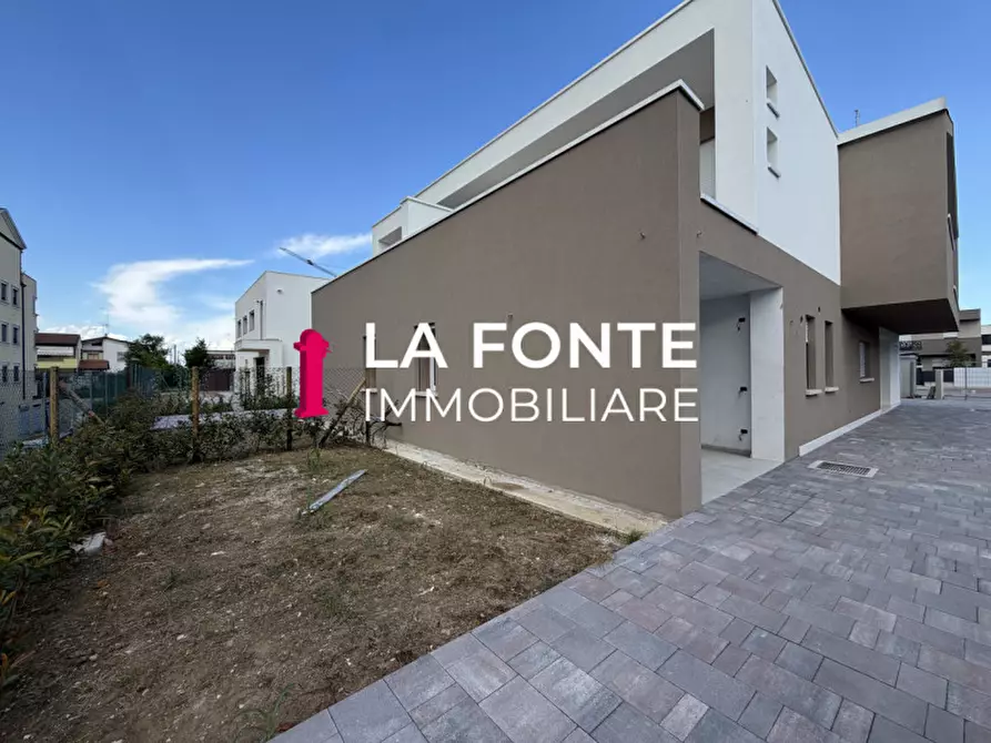Immagine 3 di Casa bifamiliare in vendita  in Via Zago a Saonara