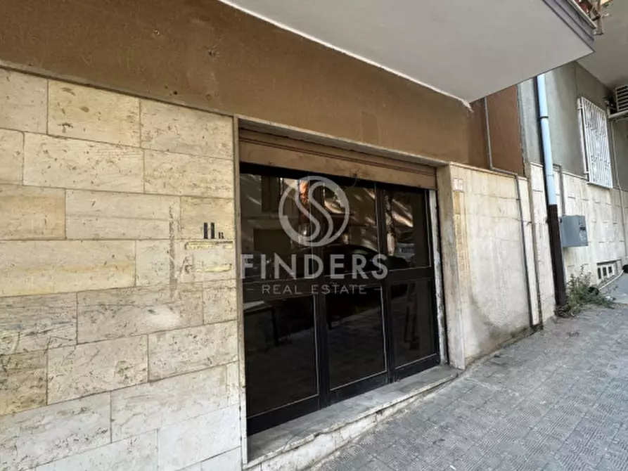 Immagine 8 di Magazzino in vendita  in via genova a Reggio Di Calabria