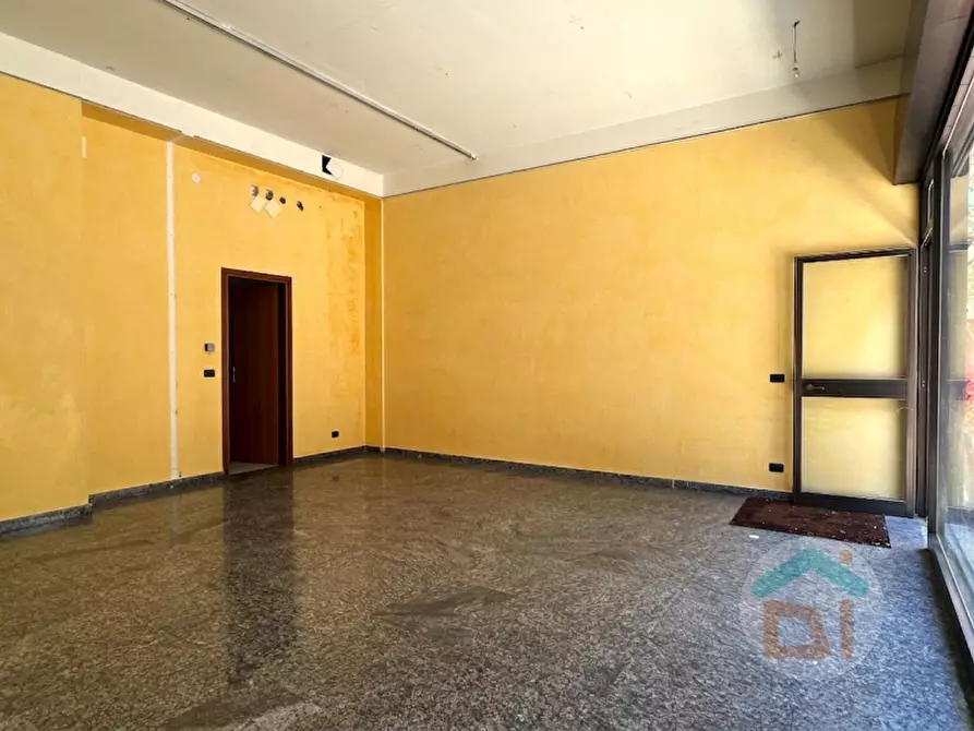 Immagine 3 di Negozio in vendita  in Via Vincenzo Bellini a Gorizia