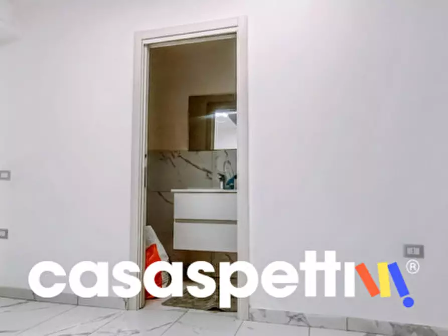 Immagine 4 di Negozio in affitto  in Via Antonio Conforti 21 a Salerno