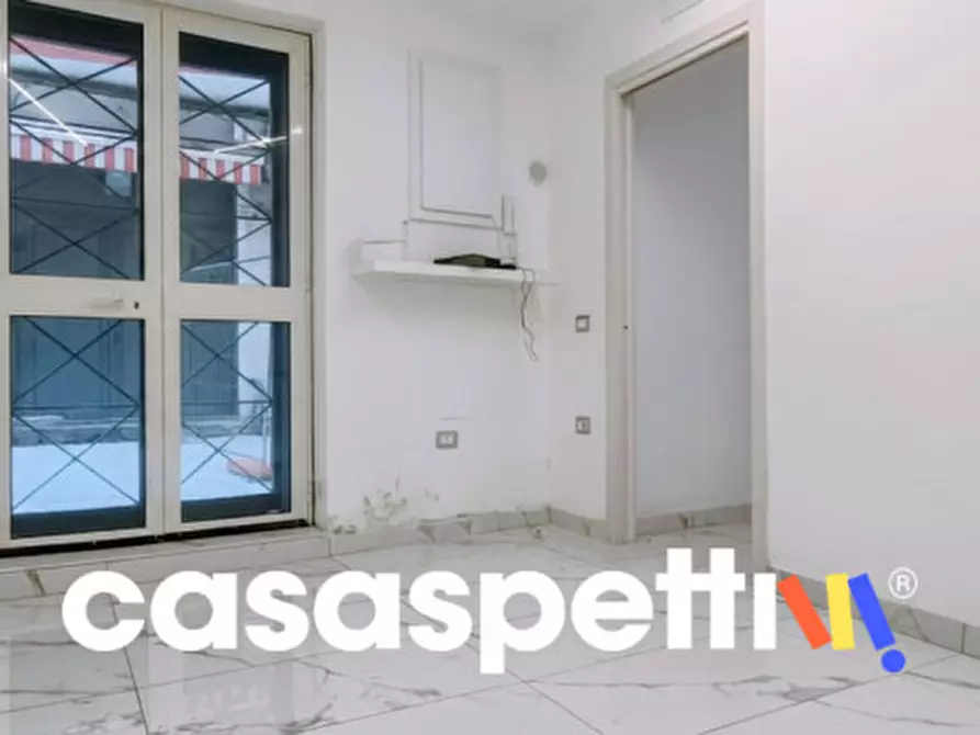 Immagine 5 di Negozio in affitto  in Via Antonio Conforti 21 a Salerno