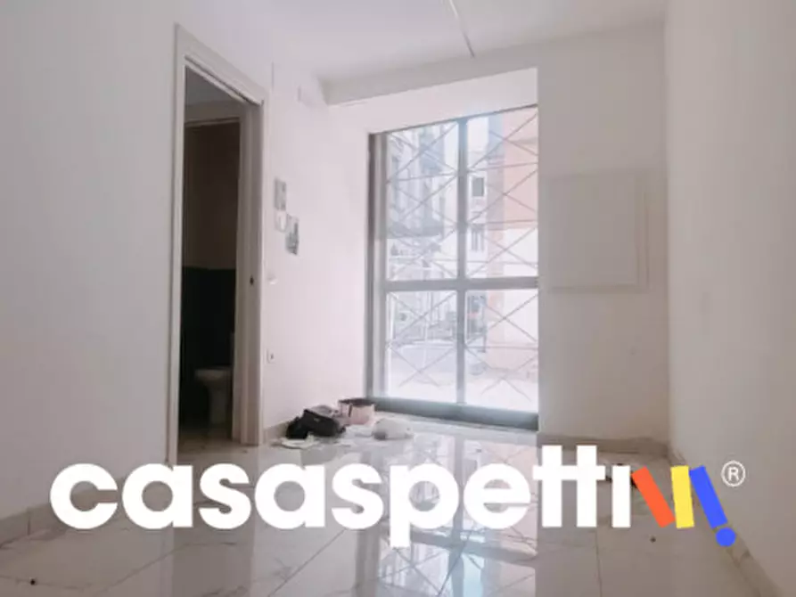 Immagine 7 di Negozio in affitto  in Via Antonio Conforti 21 a Salerno