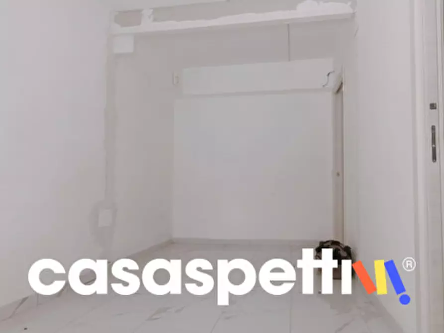 Immagine 9 di Negozio in affitto  in Via Antonio Conforti 21 a Salerno